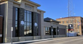 Exterior of Legends Bank in Linn, Missouri